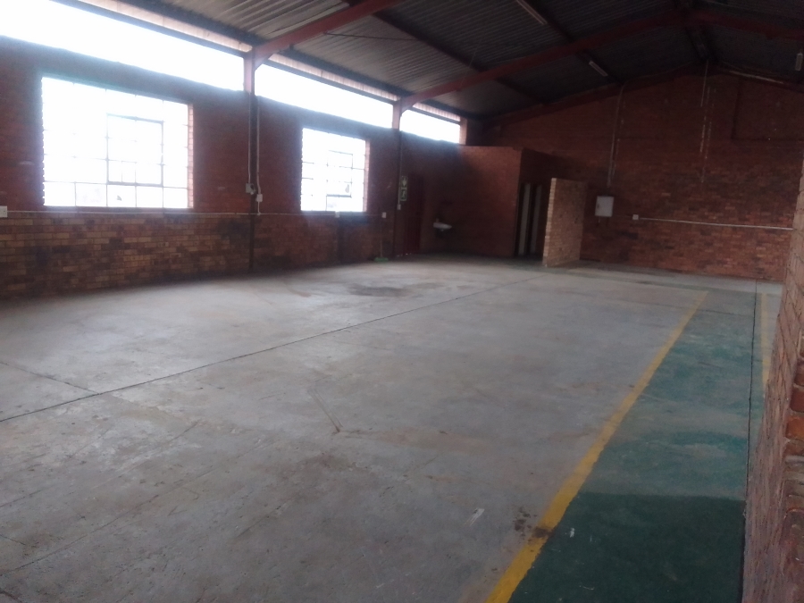 To Let commercial Property for Rent in Oos Einde North West